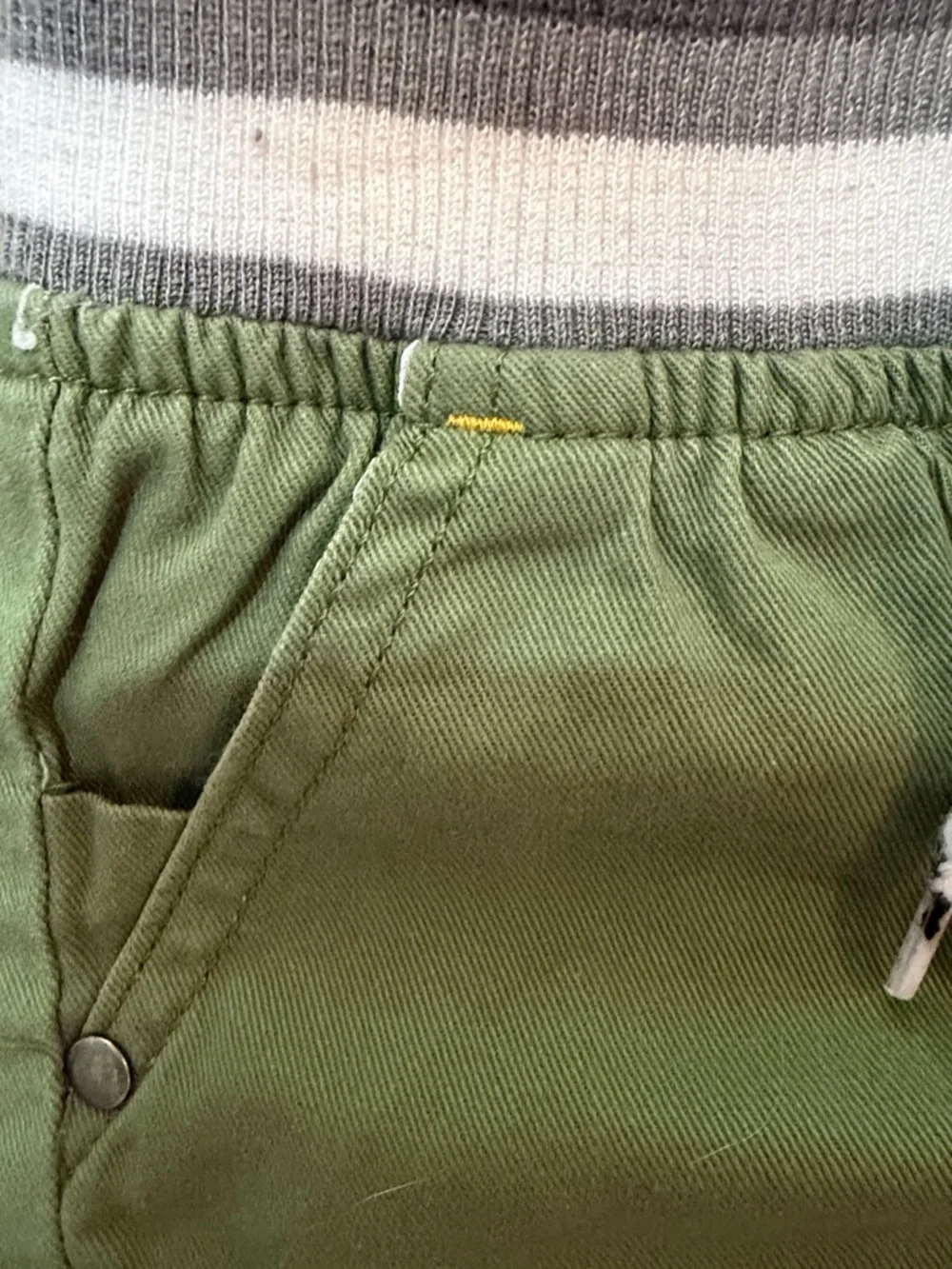 Carter's Baby Boy Dinosaur Bodysuit with Olive Green Shorts Set EUC Size 24 M